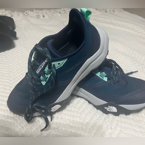 On Running Dark Blue and Green Sneakers - Picture 4 of 7